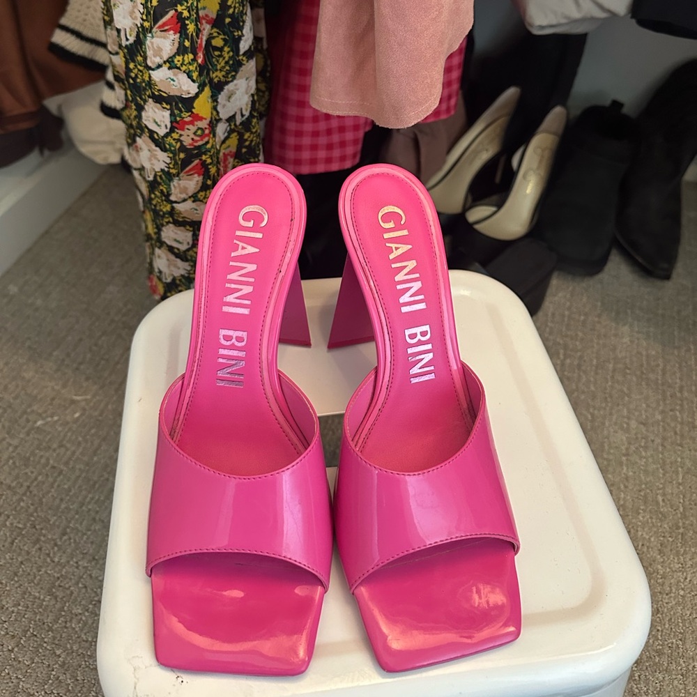 Gianni Bini Carlos Barbiecore Pink Heeled Sandles